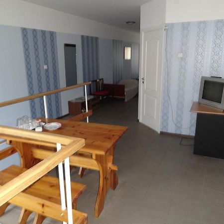 Hotel Rebir Даугавпилс Екстериор снимка