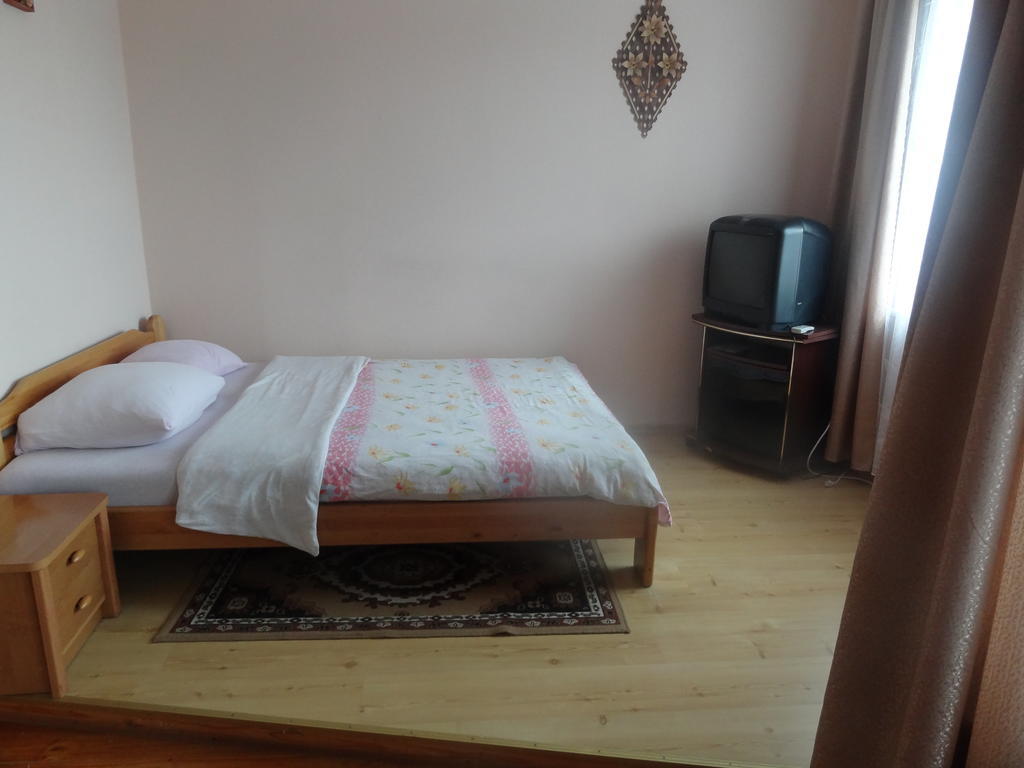 Hotel Rebir Даугавпилс Екстериор снимка