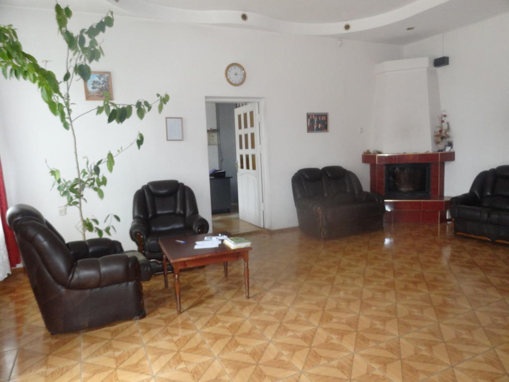 Hotel Rebir Даугавпилс Екстериор снимка