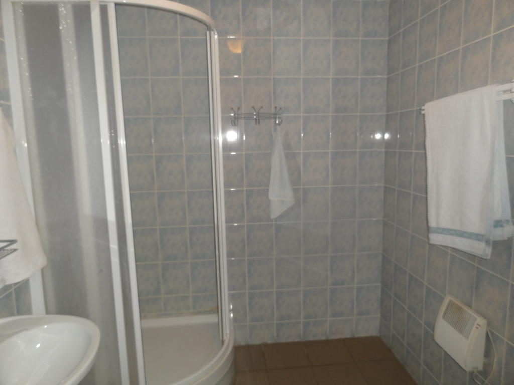 Hotel Rebir Даугавпилс Стая снимка