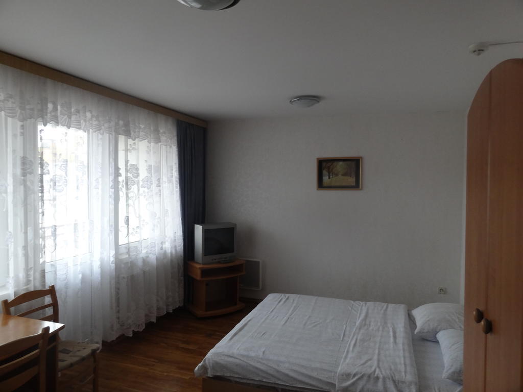 Hotel Rebir Даугавпилс Екстериор снимка