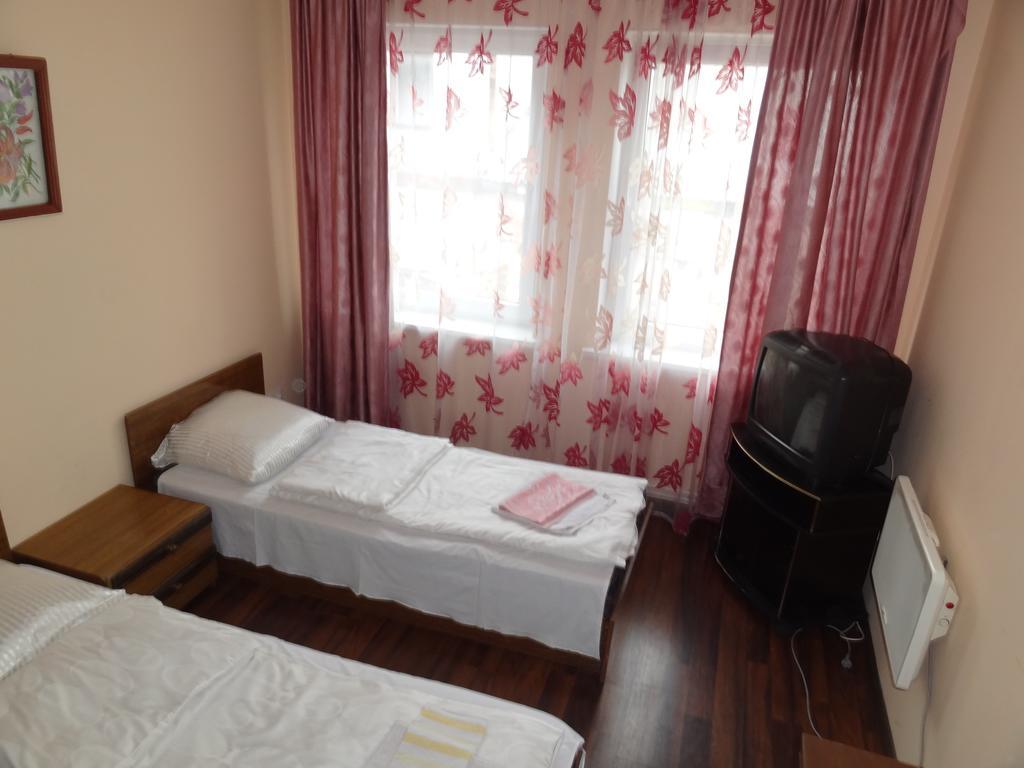 Hotel Rebir Даугавпилс Екстериор снимка